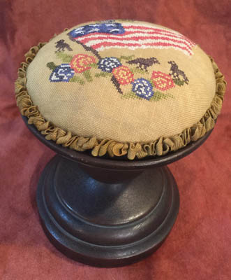 Americana Birds and Flowers Pin Cushion Topper