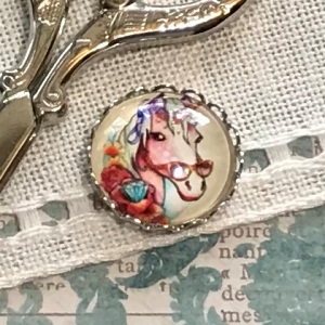 click here to view larger image of Sassy Unicorn Needle Minder (accessory)