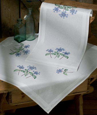 Hortensia Table Runner - Embroidery (upper)