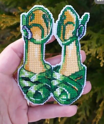 Embroidery Kit Green Shoes