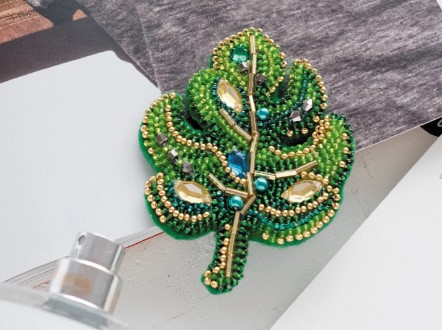 click here to view larger image of Decoration Monster Leaf (bead kit)