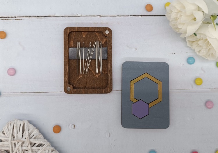 Wooden Needle Case - Purple Hexagon