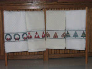 Christmas Fingertip Towels