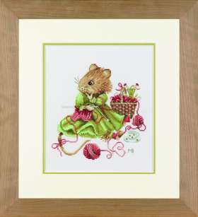 Vera the Mouse Knitting - 27ct
