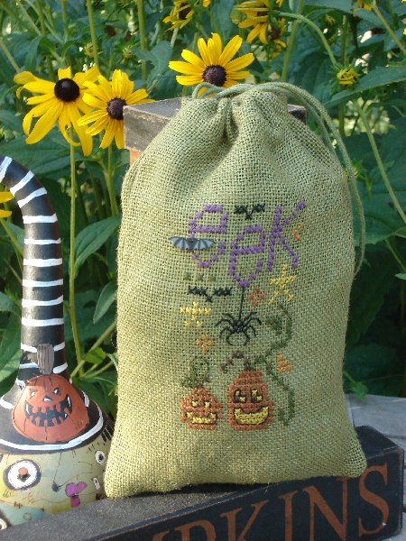 click here to view larger image of Eek Bag Kit (counted cross stitch kit)
